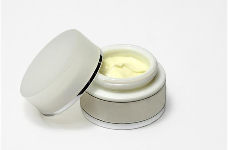 fruit of the earth skin care cream vitamin e