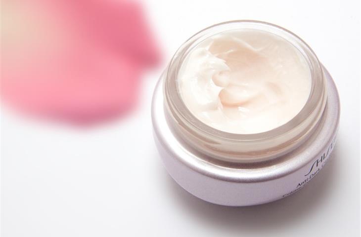 fruit of the earth skin care cream vitamin e